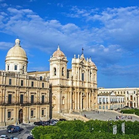 Landolina Palace Hotel Noto Luaran gambar