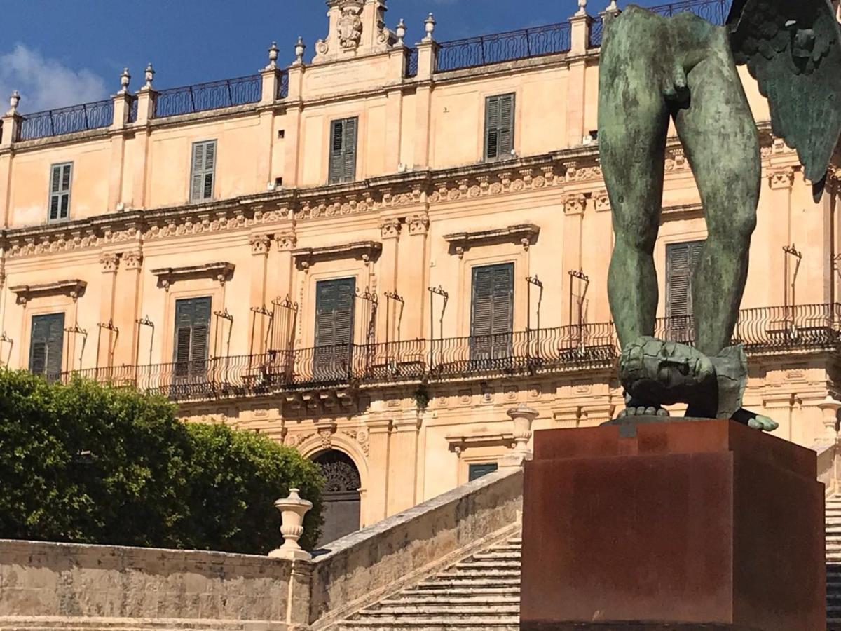 Landolina Palace Hotel Noto Luaran gambar