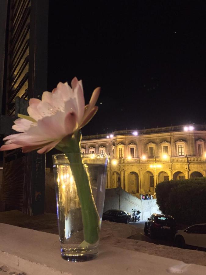 Landolina Palace Hotel Noto Luaran gambar