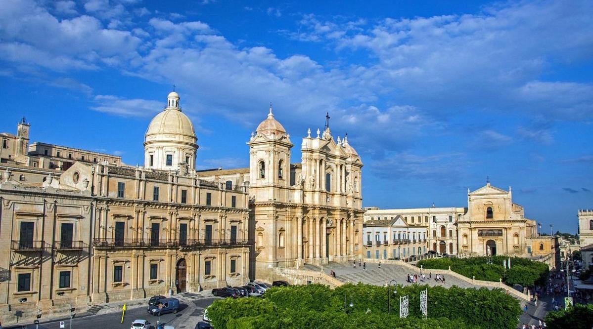 Landolina Palace Hotel Noto Luaran gambar