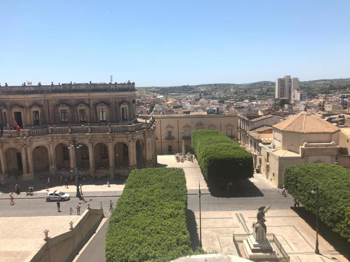 Landolina Palace Hotel Noto Luaran gambar